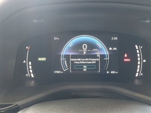 Used 2025 Toyota Camry SE image 21