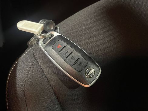 Used 2025 Nissan Sentra SV FWD image 18