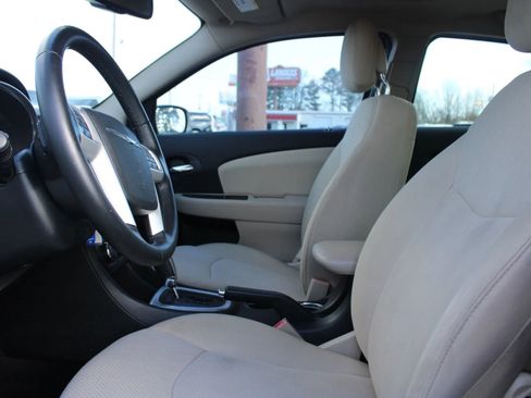 Used 2012 Chrysler 200 Touring w/ Sun/Sound Group image 13