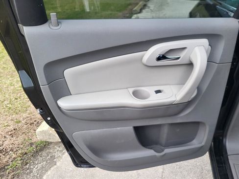 Used 2012 Chevrolet Traverse LT image 24