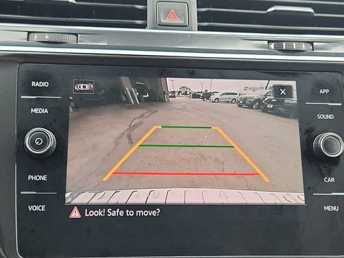 Used 2024 Volkswagen Tiguan SE AWD/4WD image 20