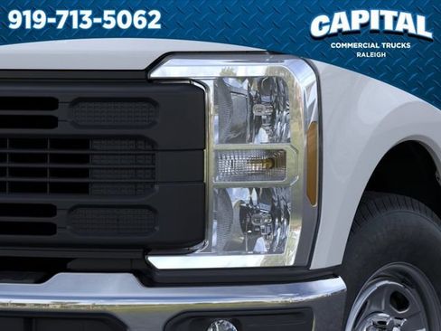 New 2026 Ford F250 XL w/ XL Chrome Package RWD image 20