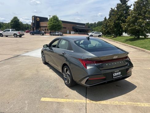 Certified 2026 Hyundai Elantra Limited FWD image 6
