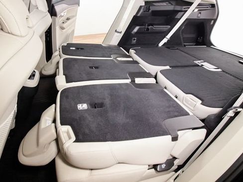 Certified 2025 Volvo XC90 B5 Plus w/ Protection Package Premier AWD/4WD image 30