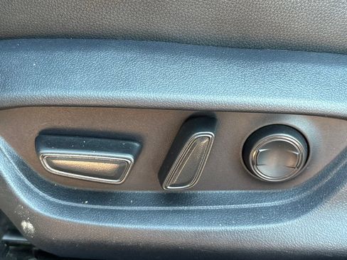 Used 2025 Toyota Camry SE FWD image 10