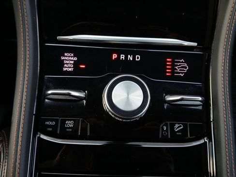 Used 2022 Jeep Grand Cherokee Summit AWD/4WD image 10