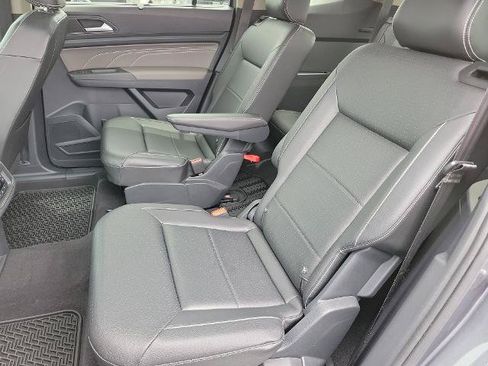 Used 2023 Volkswagen Atlas SEL R-Line AWD/4WD image 16