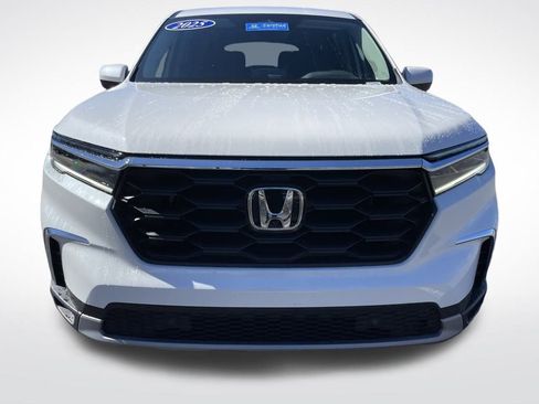 Certified 2025 Honda Pilot EX-L image 9