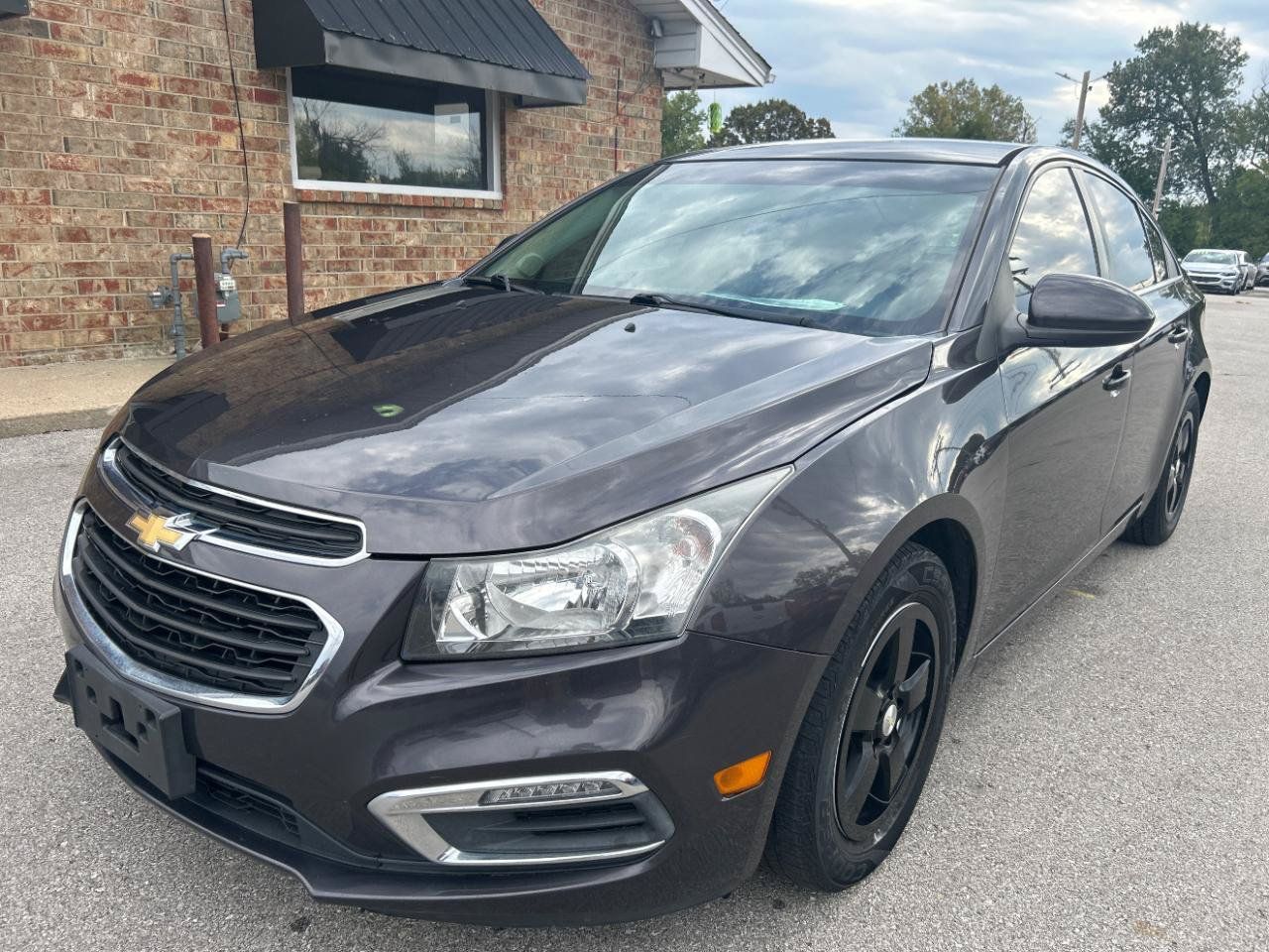 Used 2016 Chevrolet Cruze LT FWD image 1