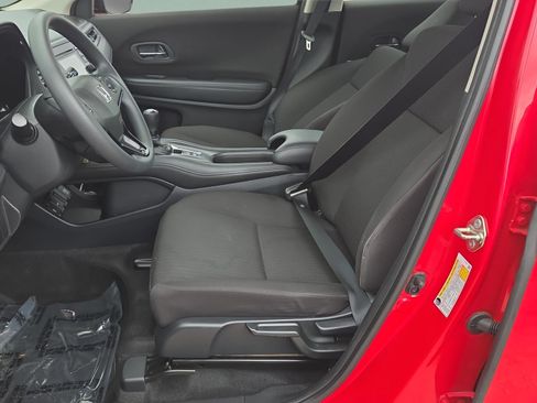 Used 2018 Honda HR-V LX image 9