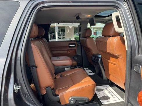 Used 2019 Toyota Sequoia Platinum AWD/4WD image 10