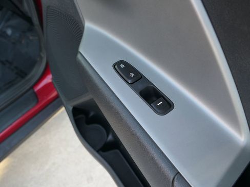 Used 2022 Kia Niro LX image 24