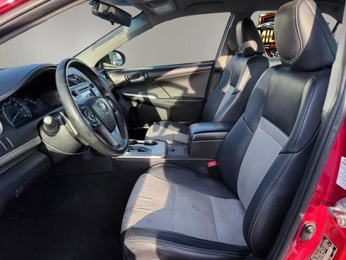 Used 2014 Toyota Camry SE FWD image 2