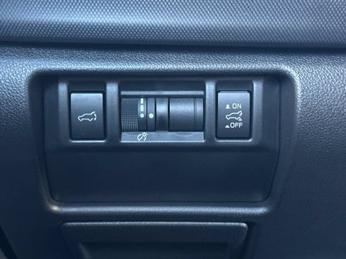 Used 2025 Subaru Forester Premium AWD/4WD image 33