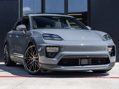 New 2025 Porsche Macan 4S Electric AWD/4WD image 6