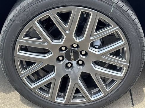 New 2026 GMC Yukon XL Denali Ultimate AWD/4WD image 10