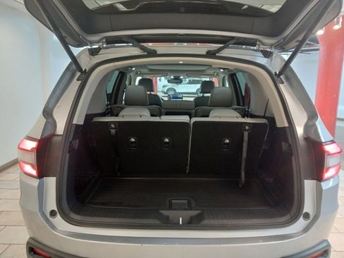 Used 2023 Honda Pilot Touring image 5