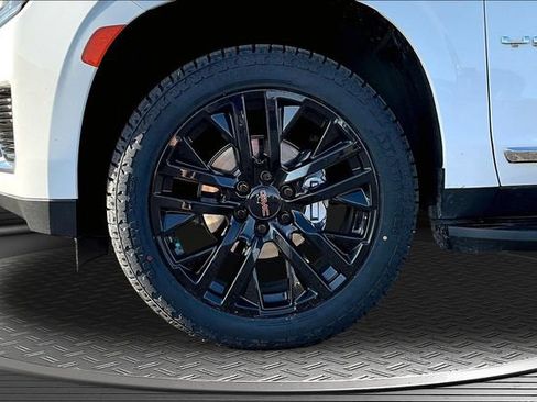 Used 2023 GMC Yukon XL SLT w/ SLT Premium Package AWD/4WD image 35