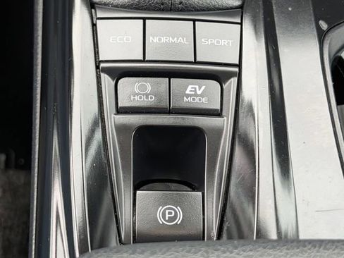 Used 2025 Toyota Camry LE image 16