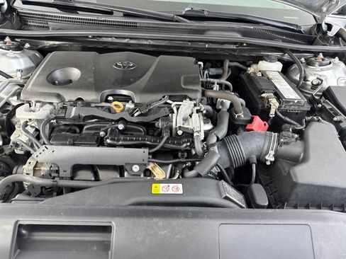 Used 2020 Toyota Camry XLE FWD image 17