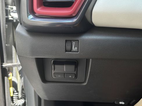 Used 2024 GMC Canyon AT4X AWD/4WD image 21