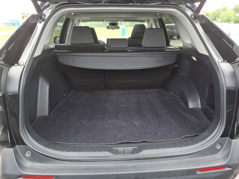 Used 2022 Toyota RAV4 XLE w/ Convenience Package FWD image 7