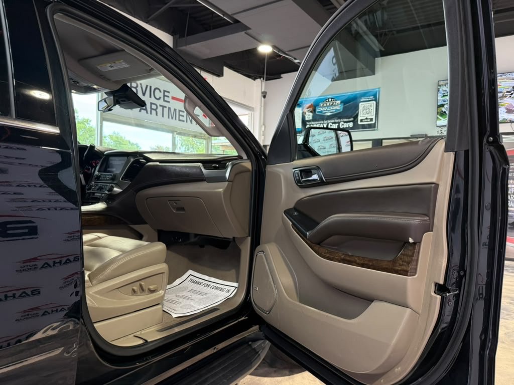 Used 2020 Chevrolet Suburban LT AWD/4WD image 43
