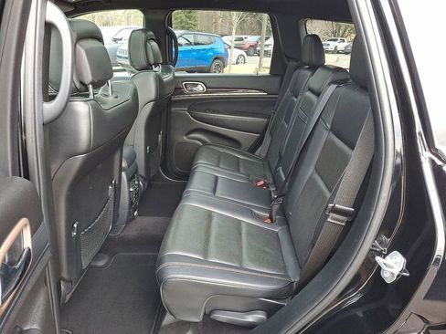 Used 2017 Jeep Grand Cherokee Overland image 11