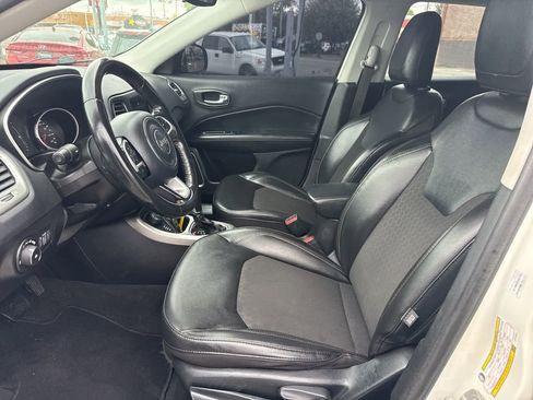 Used 2020 Jeep Compass Latitude AWD/4WD image 7
