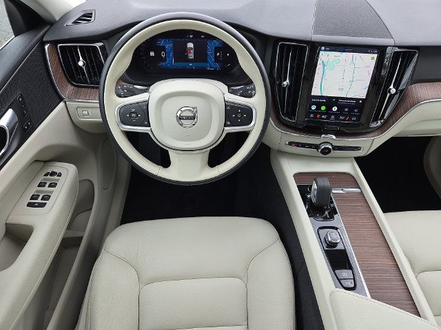 Used 2022 Volvo XC60 B5 Momentum w/ Climate Package AWD/4WD image 12