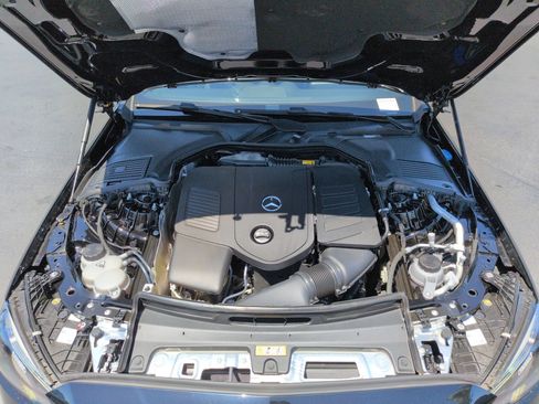 Used 2025 Mercedes-Benz C 300 Sedan image 33