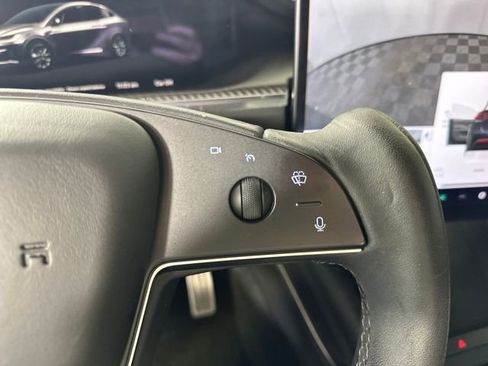 Used 2023 Tesla Model X Plaid image 16