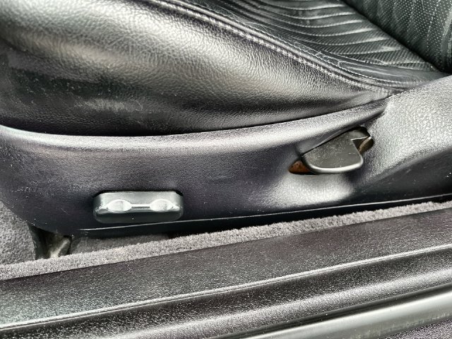 Used 2004 Ford Thunderbird RWD image 16