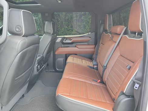 Used 2025 GMC Sierra 1500 Denali Ultimate AWD/4WD image 11