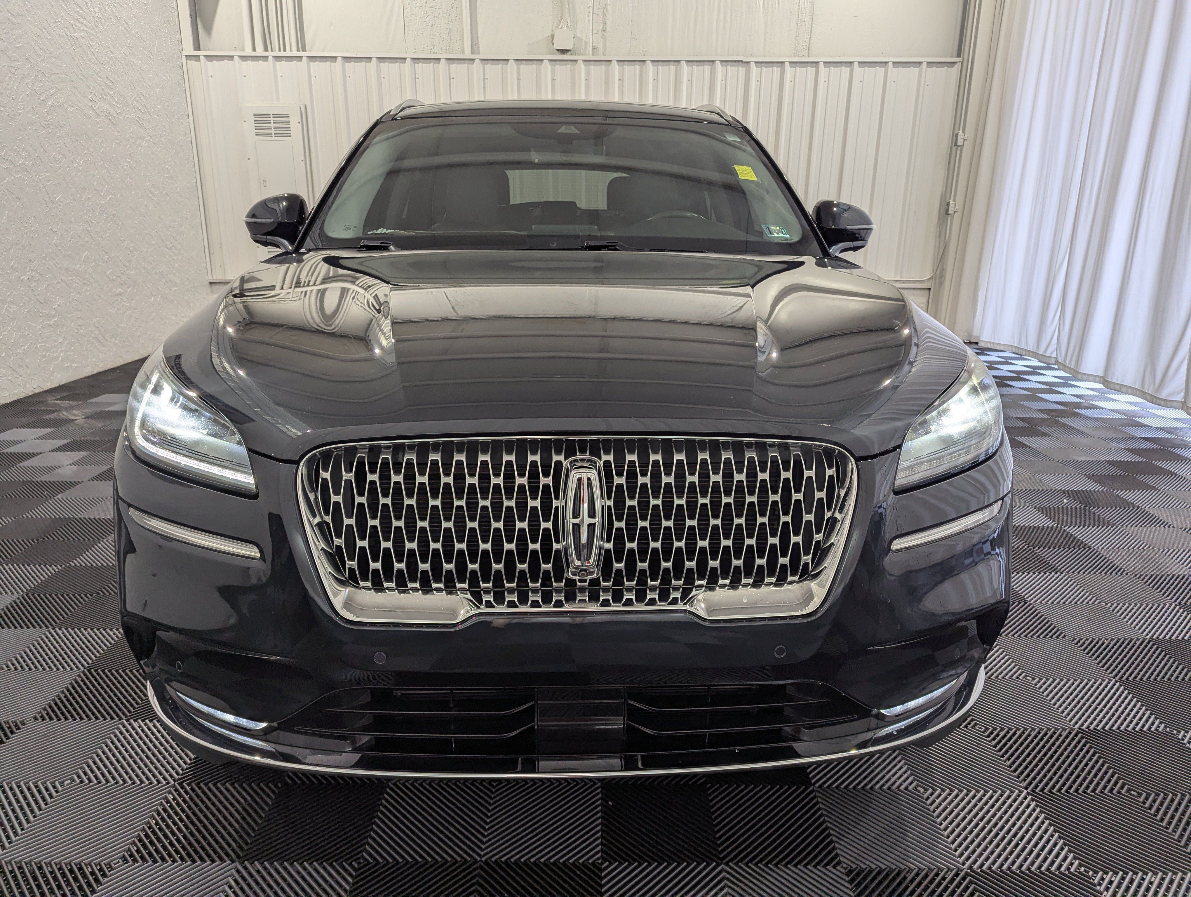 Used 2021 Lincoln Corsair Reserve w/ Equipment Group 201A AWD/4WD image 4