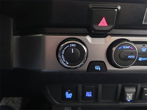 Used 2021 Toyota Tacoma SR5 image 17