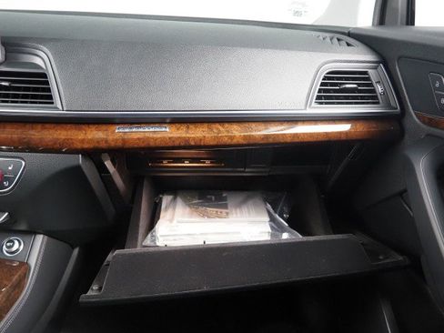 Used 2020 Audi Q5 Premium Plus w/ Premium Plus Package image 38