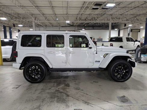Used 2021 Jeep Wrangler Unlimited Sahara AWD/4WD image 2