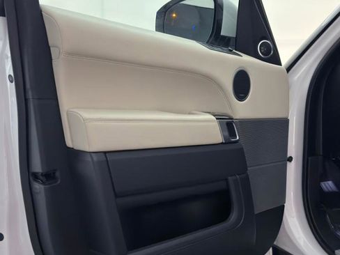 Used 2017 Land Rover Range Rover Sport HSE image 17