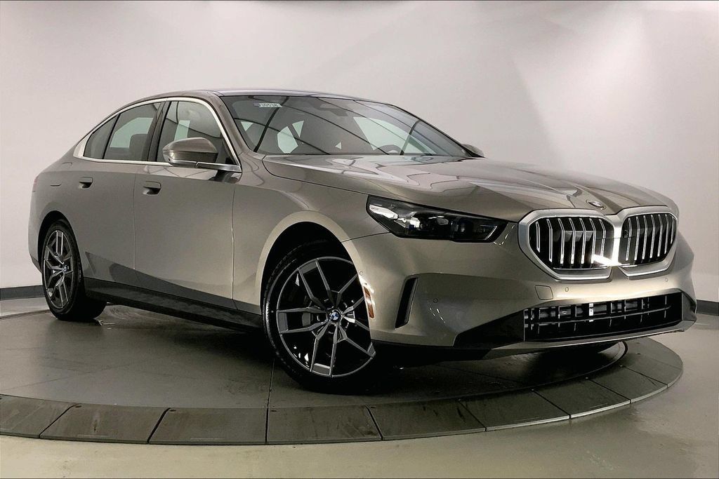 Used 2026 BMW 530i xDrive w/ Premium Package AWD/4WD image 11