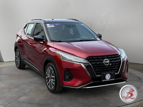 Used 2021 Nissan Kicks SR image 1