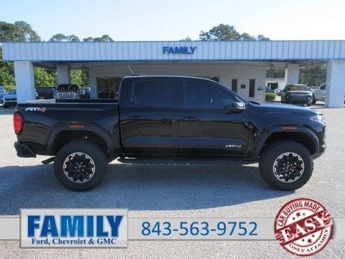 Used 2025 GMC Canyon AT4 AWD/4WD image 1