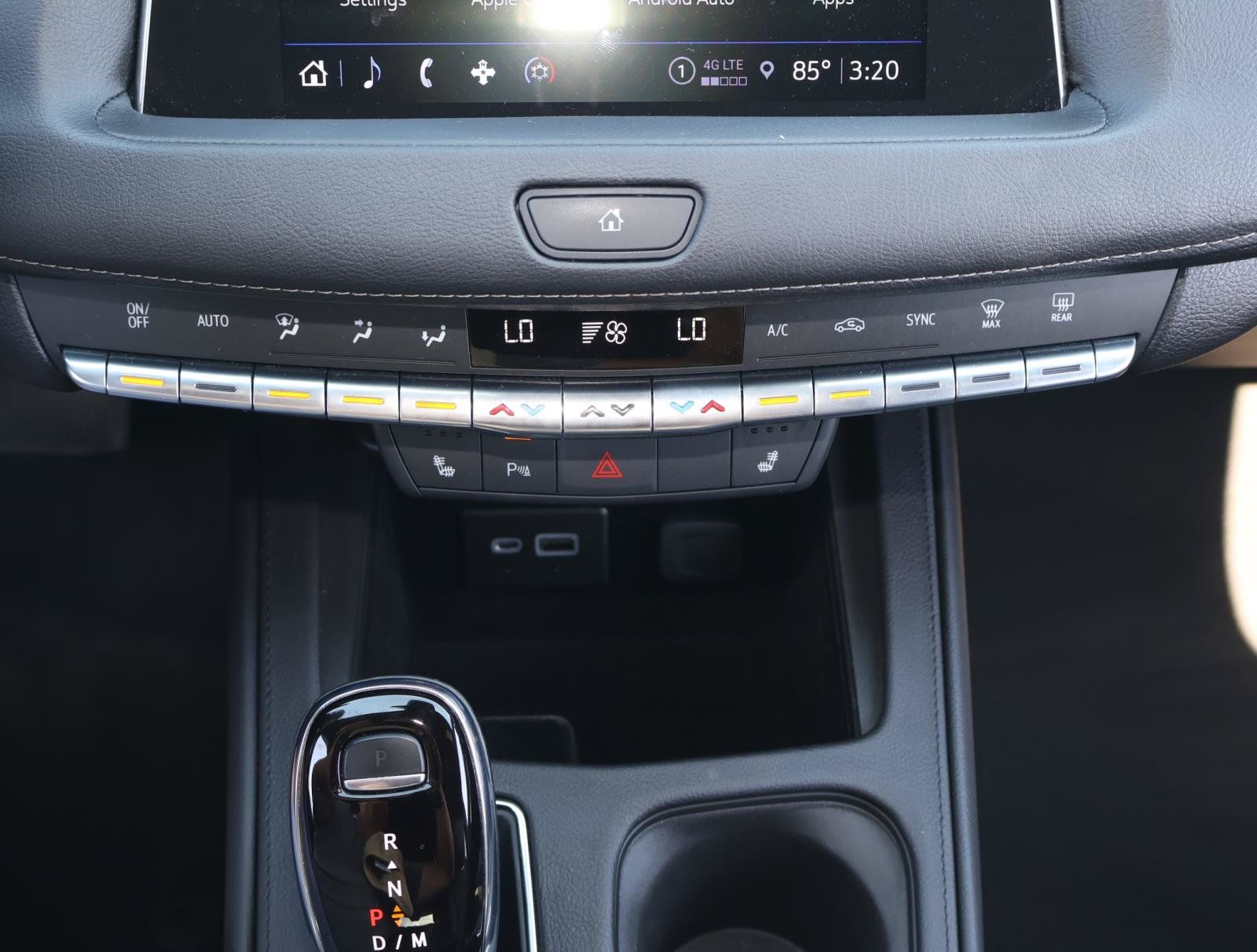 Used 2023 Cadillac XT4 Luxury w/ Cold Weather Package FWD image 29