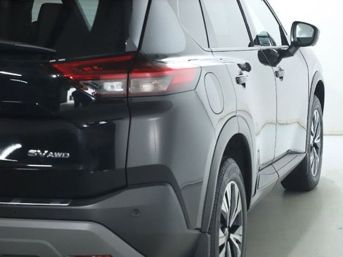 Used 2021 Nissan Rogue SV image 44