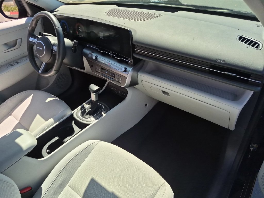 Used 2025 Hyundai Kona SEL FWD image 32