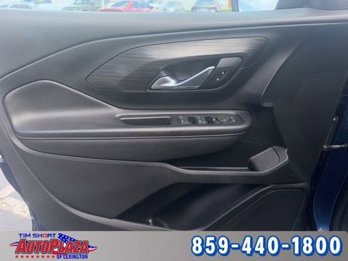 Used 2022 GMC Terrain SLE w/ Driver Convenience Package FWD image 16