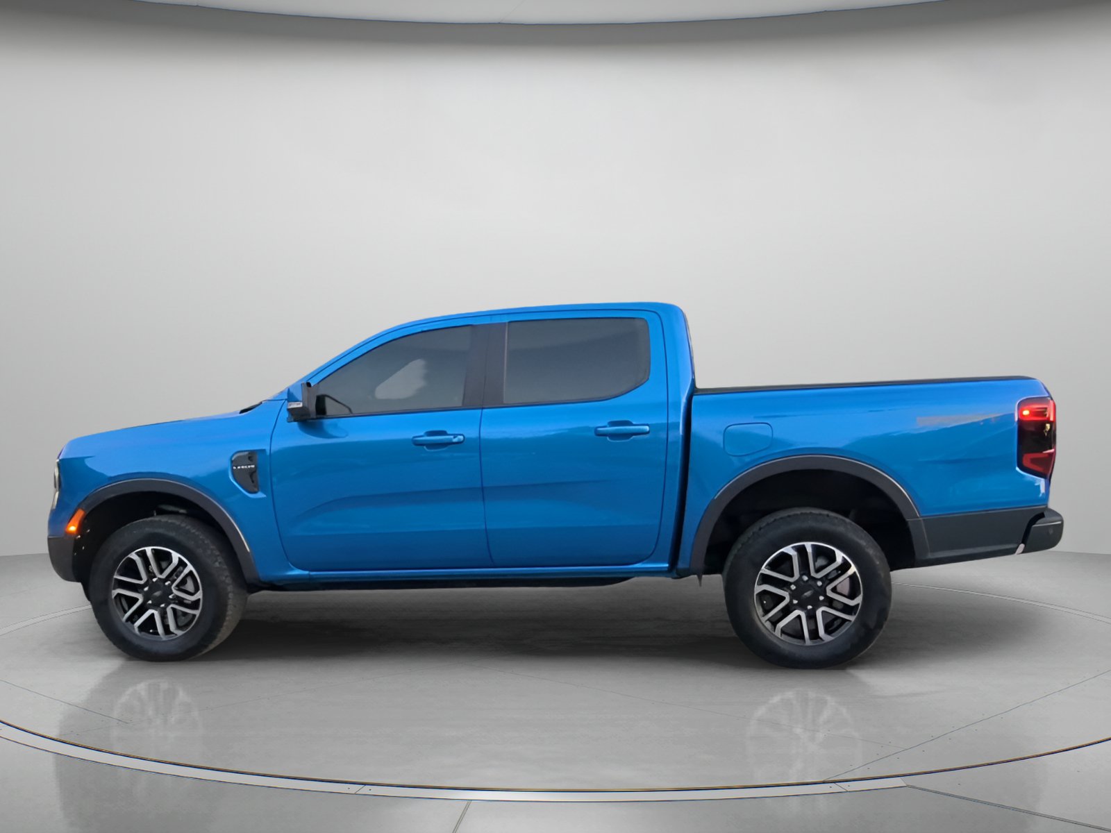 Certified 2024 Ford Ranger Lariat w/ Trailer Tow Package RWD image 14