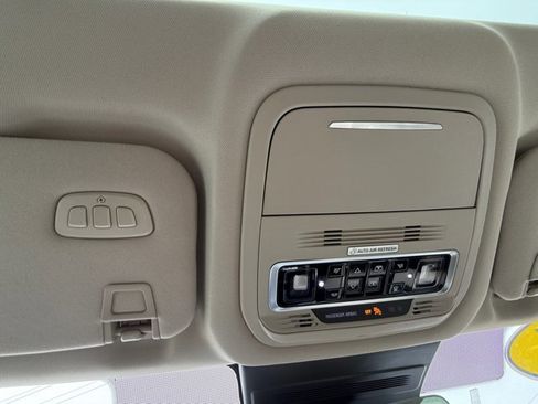 Used 2025 Lincoln Nautilus Premier w/ Equipment Group 102A image 36