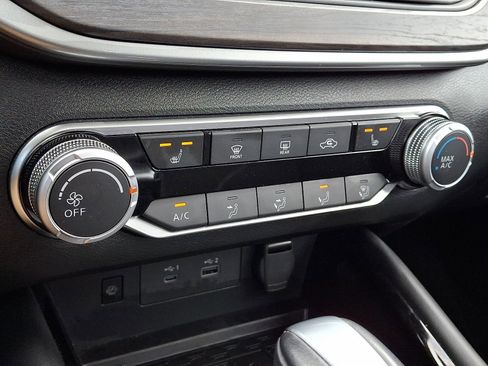 Used 2024 Nissan Altima 2.5 SV w/ SV Premium Package image 17