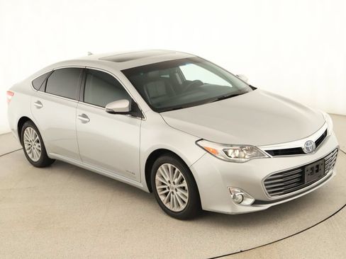 Used 2014 Toyota Avalon Limited w/ Technology Package FWD image 35